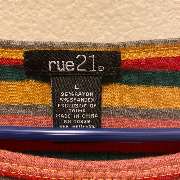 Top - Picture 2 of 2